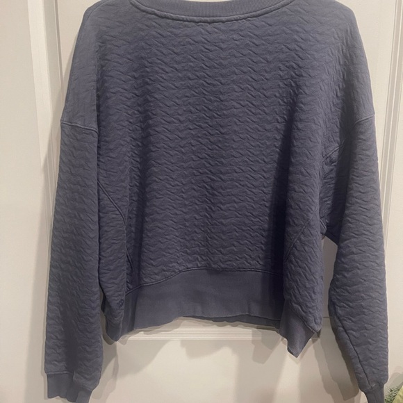 Textured Navy Blue Sweatshirt - Picture 4 of 4